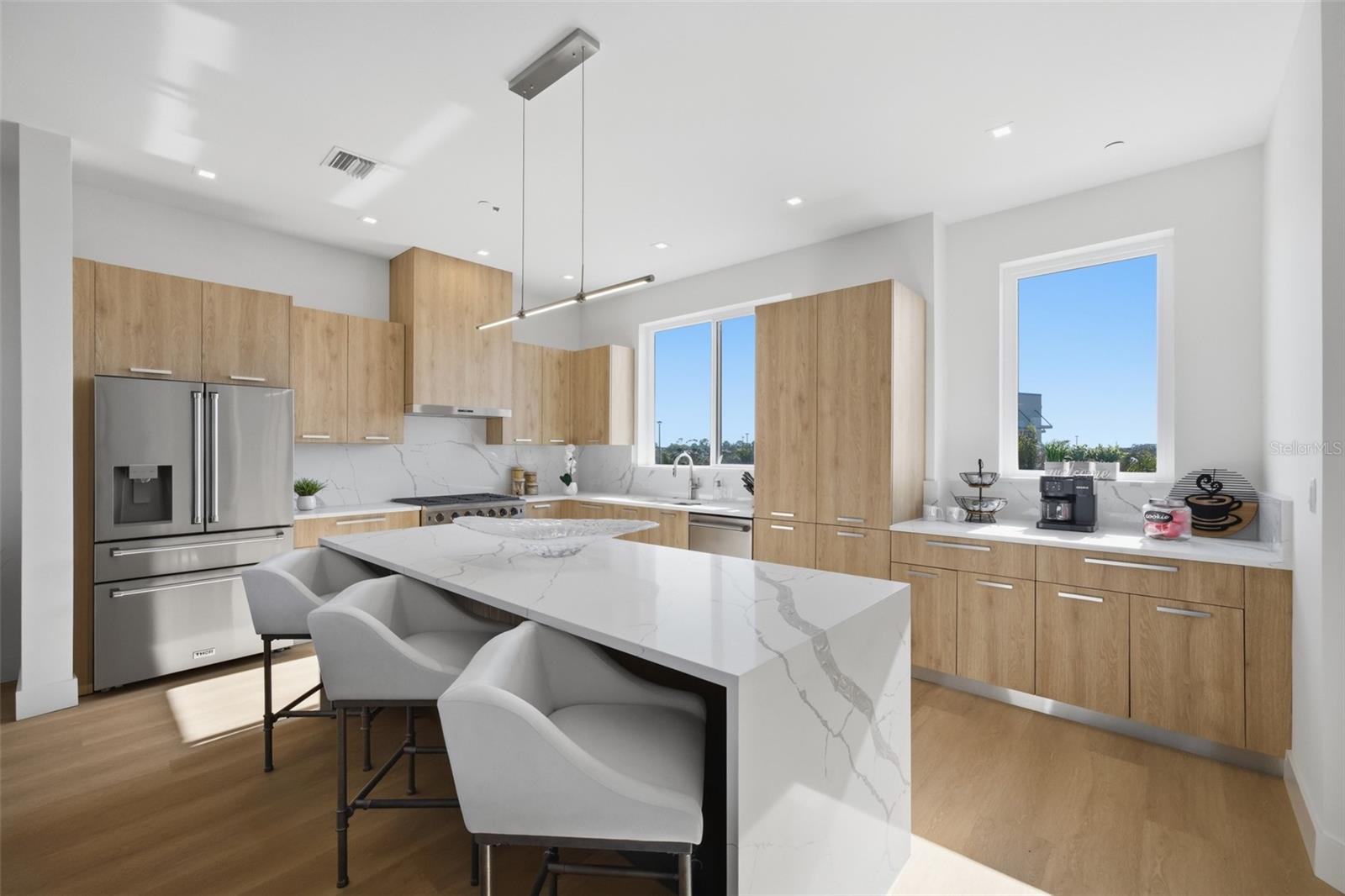 AQUA RESERVE TOWNHOMES - Residential