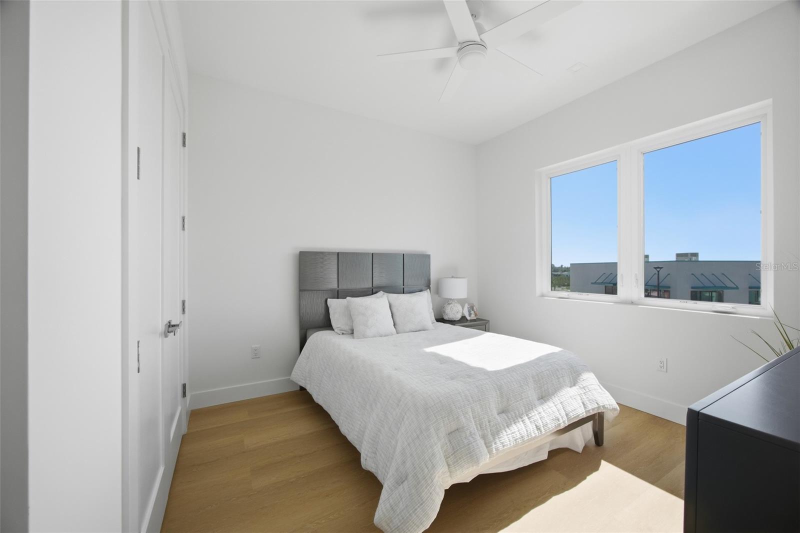 AQUA RESERVE TOWNHOMES - Residential