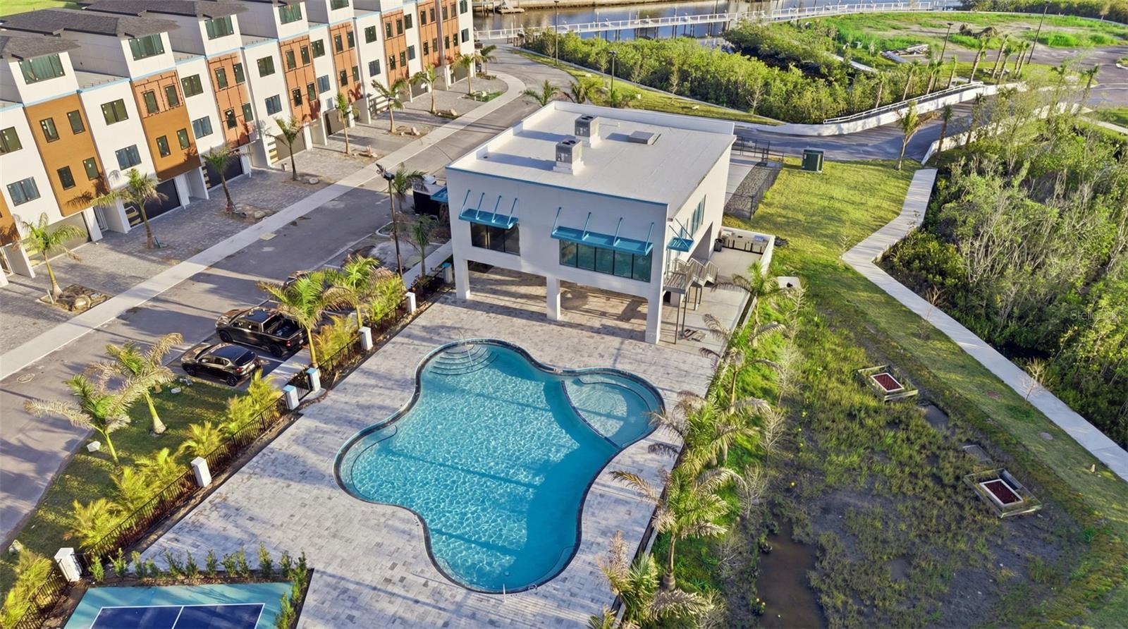 AQUA RESERVE TOWNHOMES - Residential