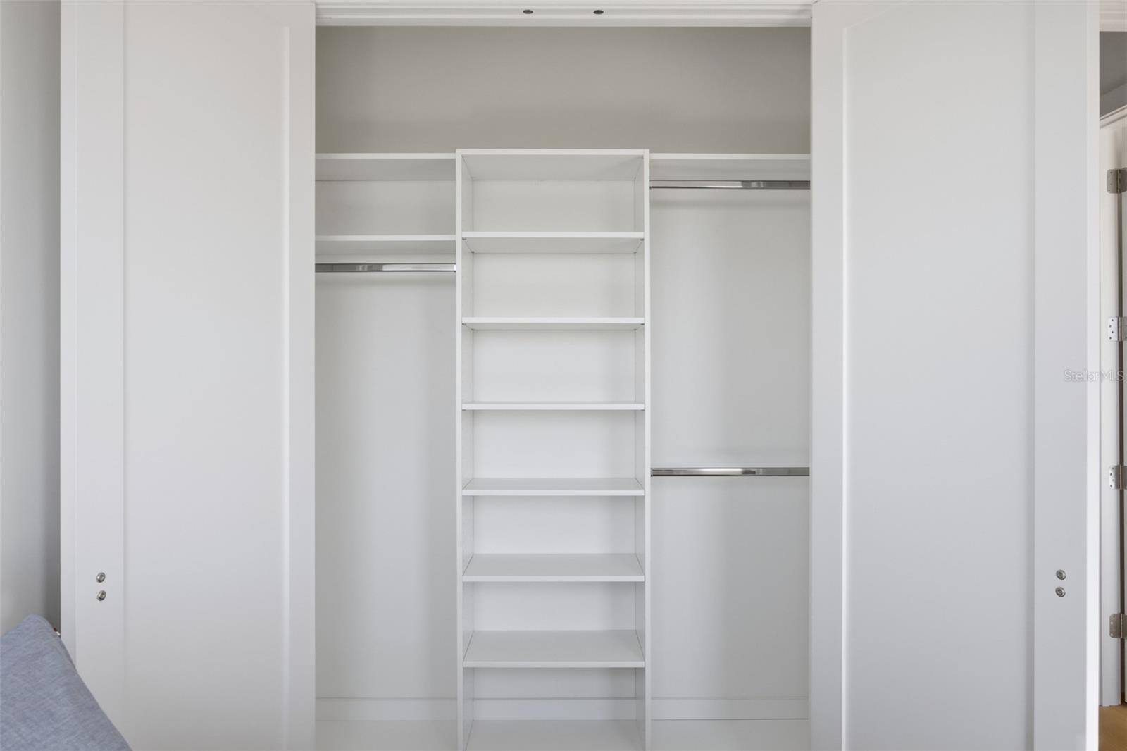 AQUA RESERVE TOWNHOMES - Residential