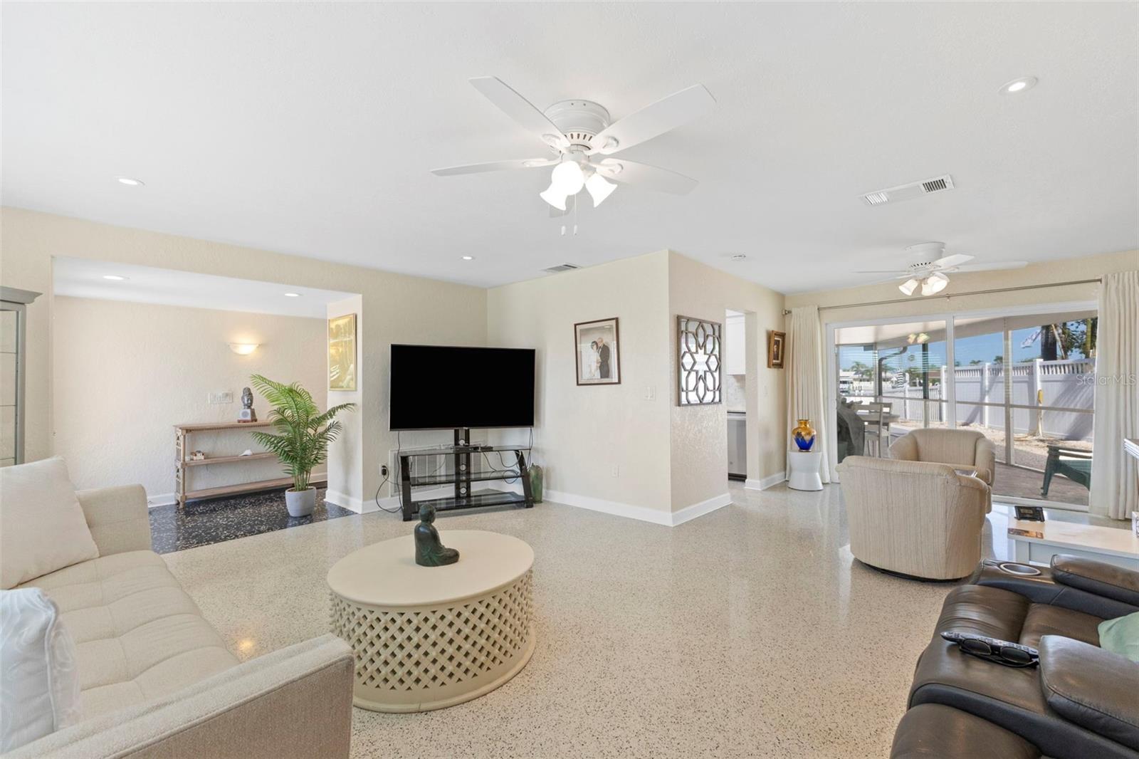 BELLEVUE ESTATES ISLAND - Residential