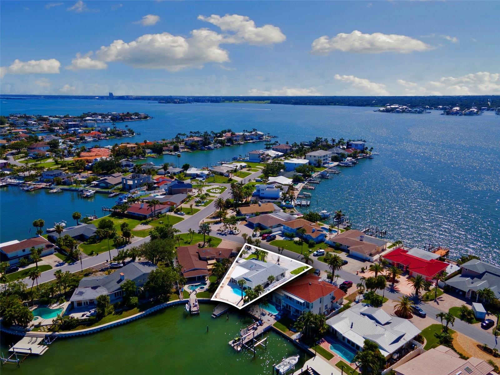 BELLEVUE ESTATES ISLAND - Residential