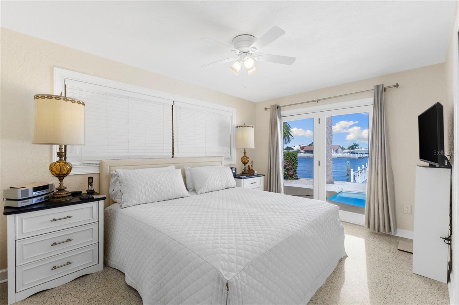 BELLEVUE ESTATES ISLAND - Residential