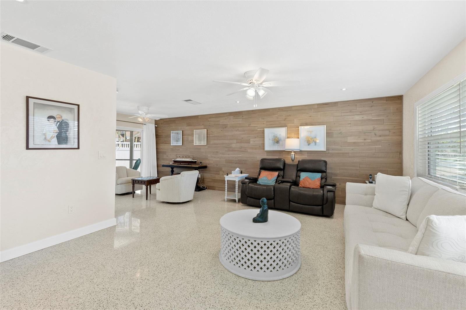 BELLEVUE ESTATES ISLAND - Residential