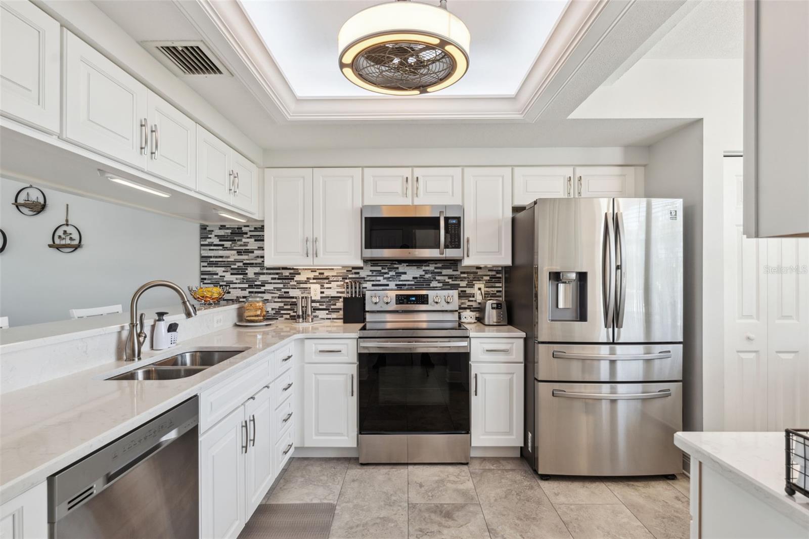 6205 SHORELINE DRIVE 1204