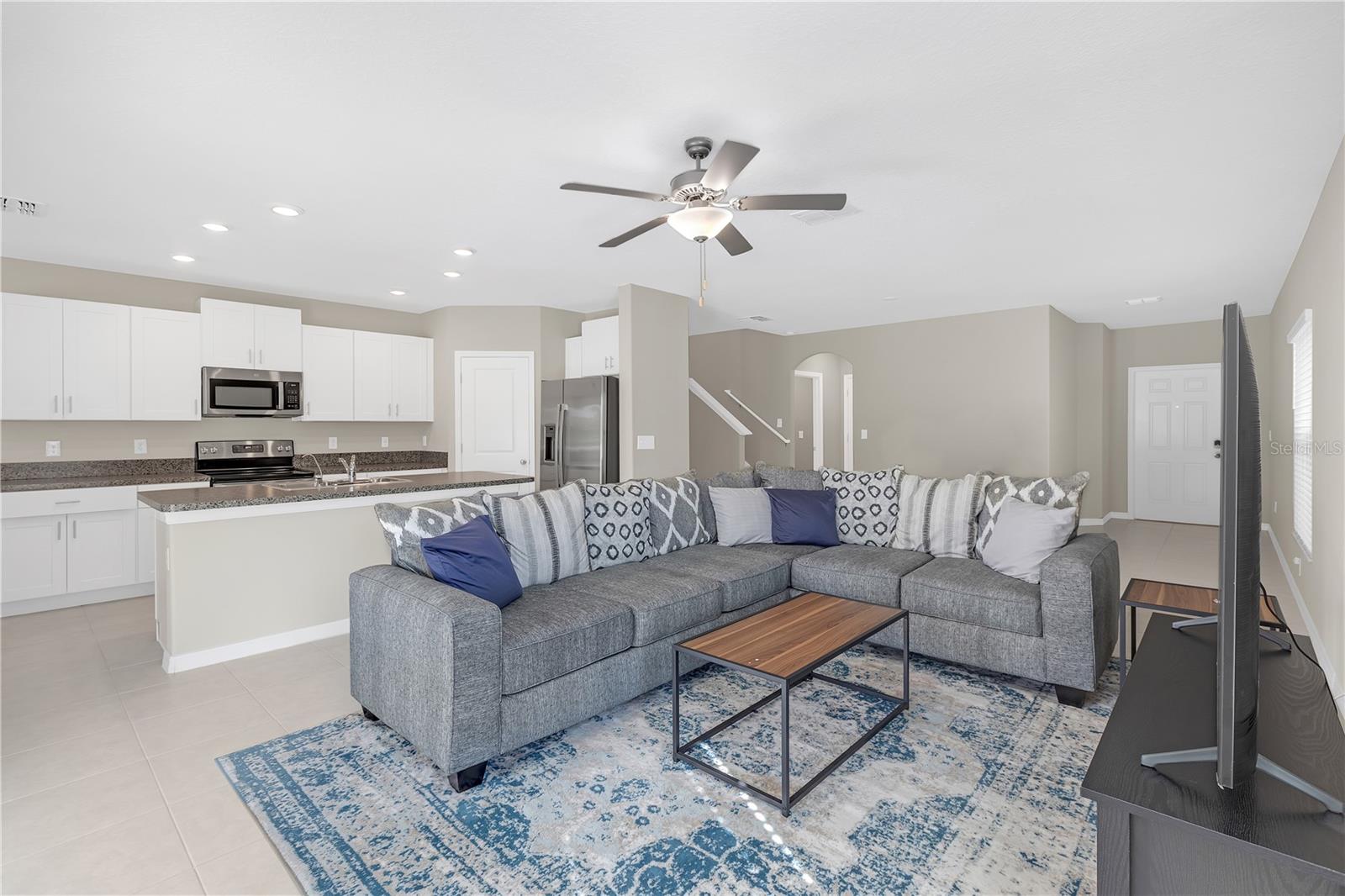 7229 SPRING SNOWFLAKE AVENUE