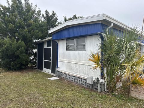 A home in ELLENTON