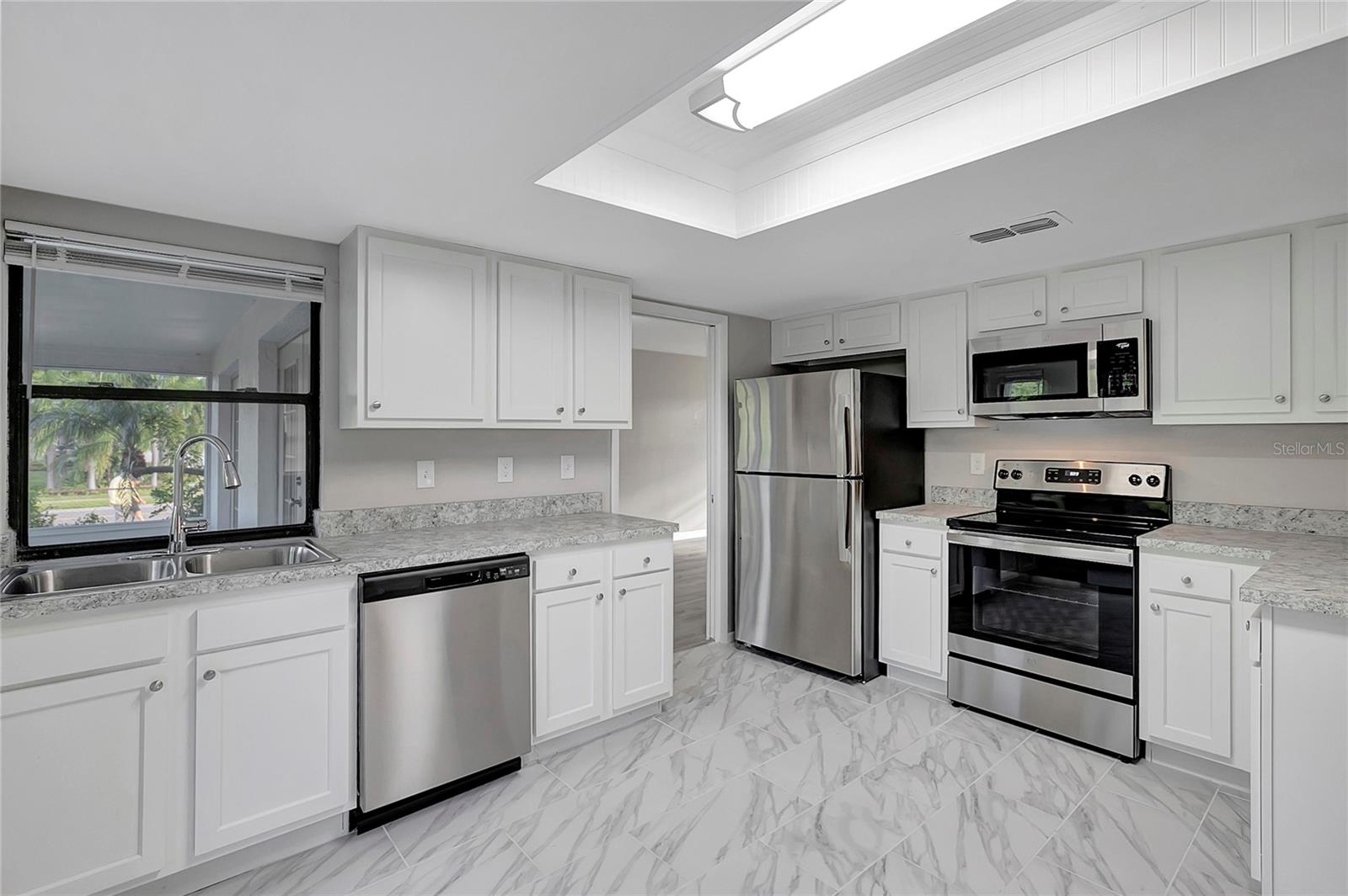 ALOHA GARDENS - Residential