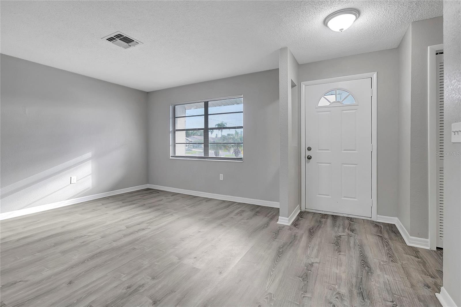 ALOHA GARDENS - Residential