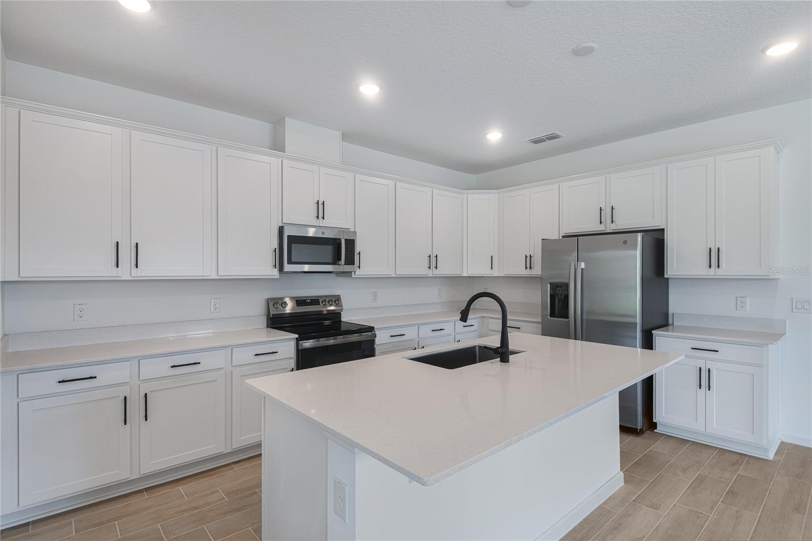 306 ALEXANDRITE STREET