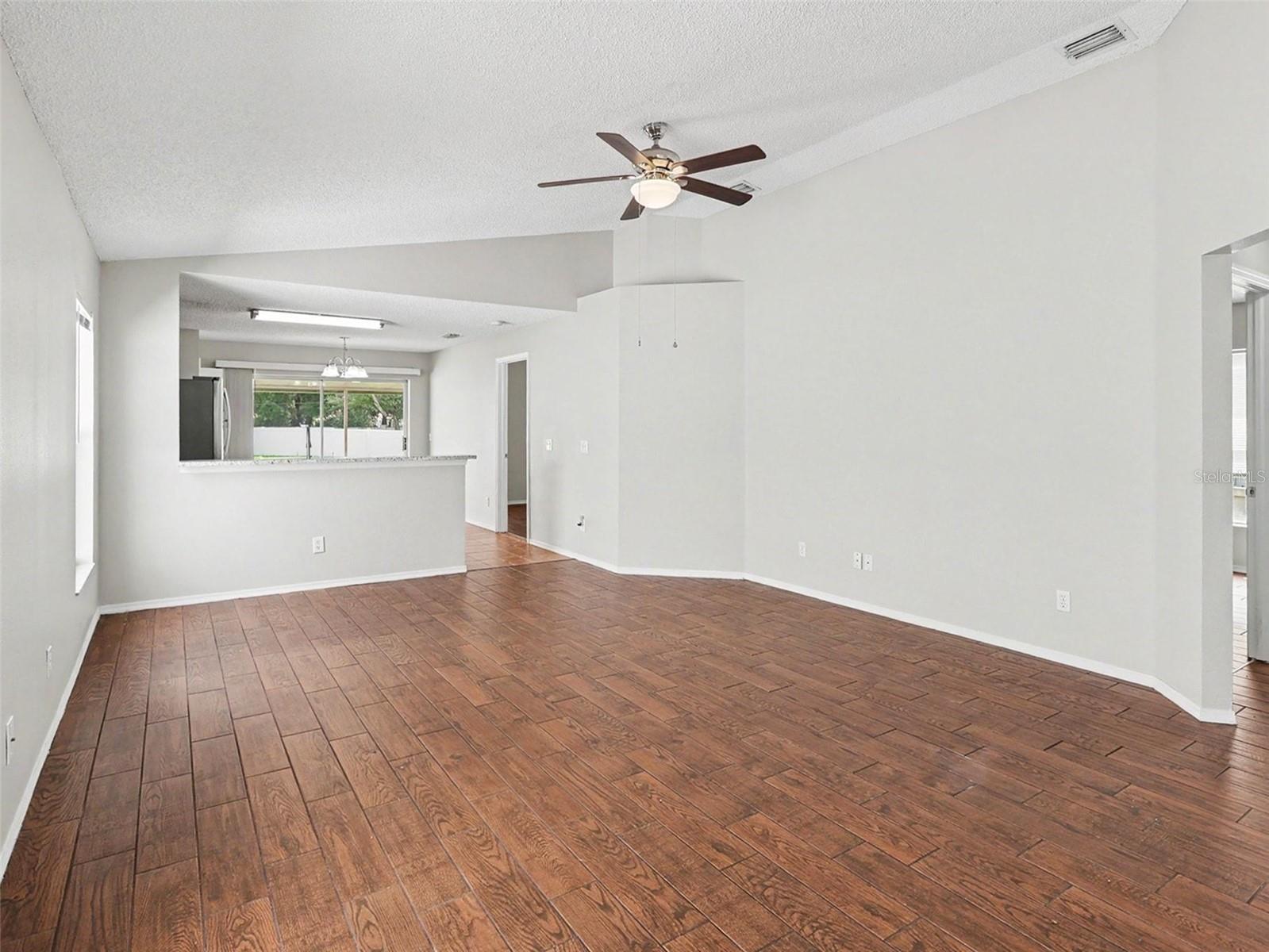 9823 MORRIS GLEN WAY