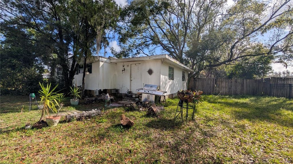 Photo of 1960 Andrews Loop, Lutz, FL 33558 (MLS # TB8483614)