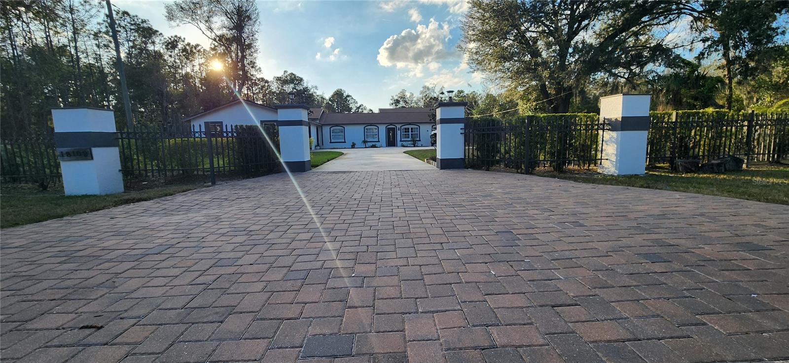 LIVINGSTON ACRES - Residential