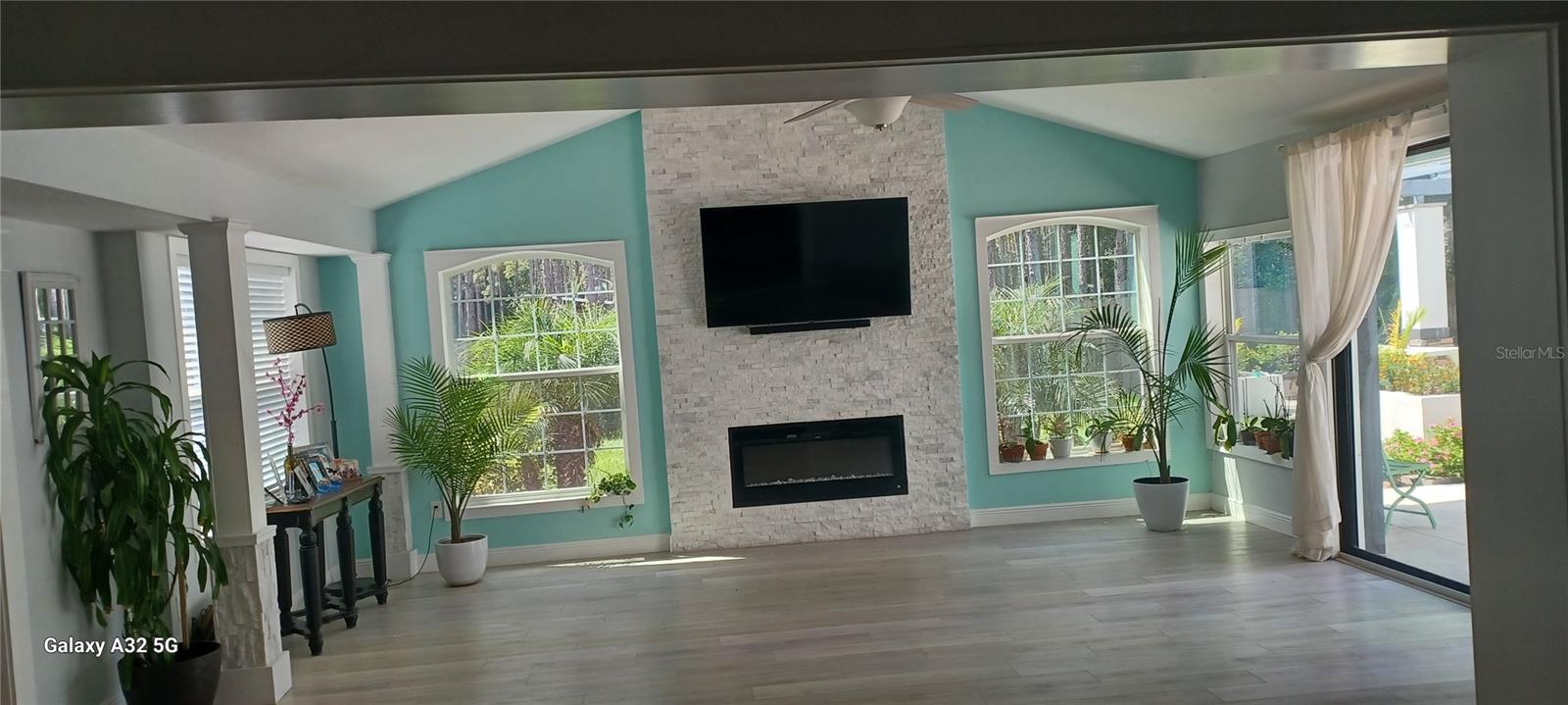 LIVINGSTON ACRES - Residential