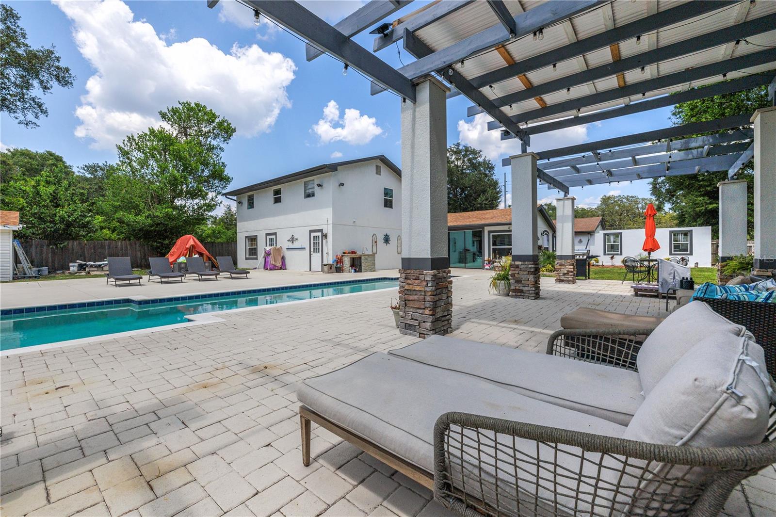 LIVINGSTON ACRES - Residential