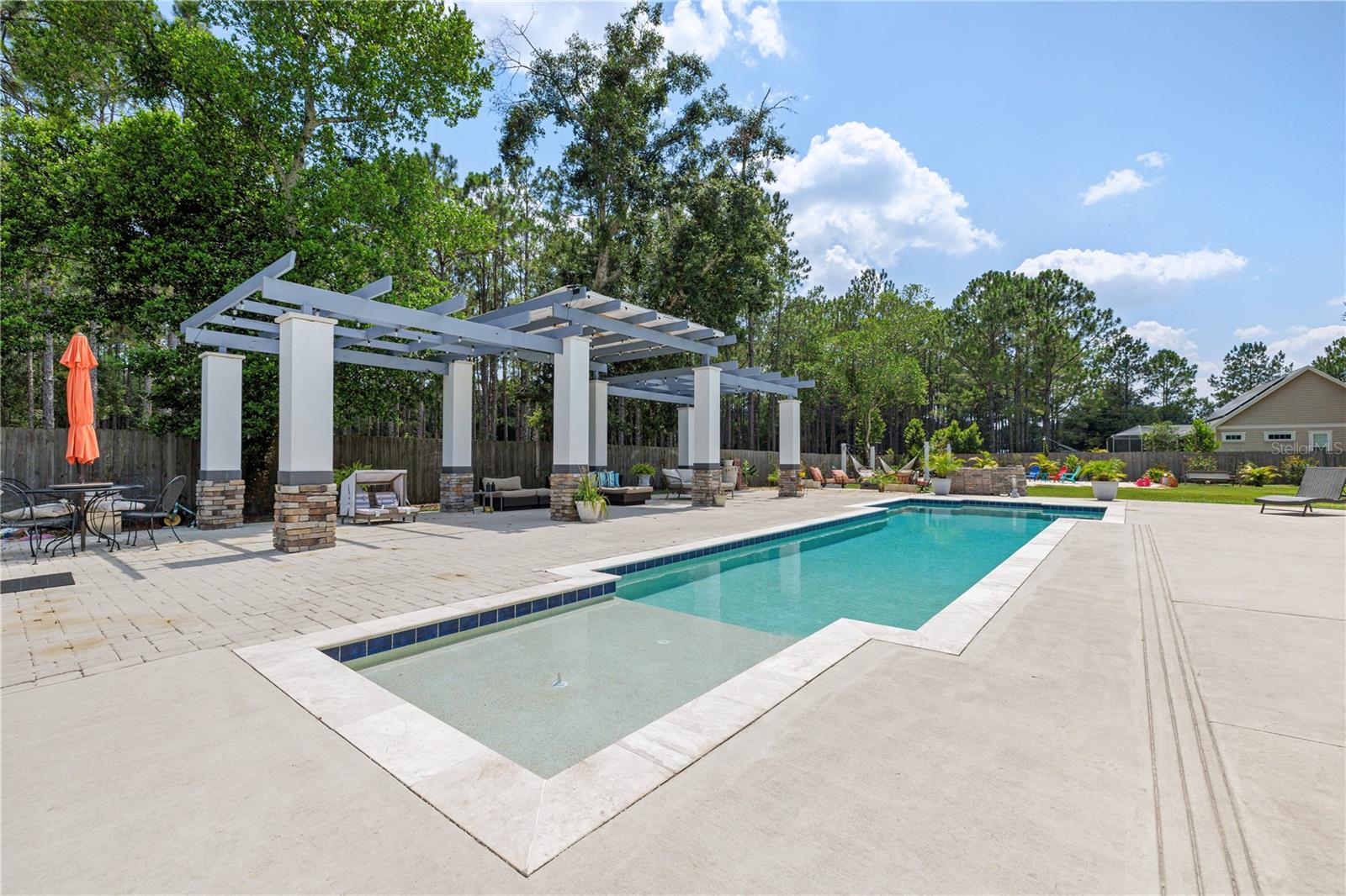 LIVINGSTON ACRES - Residential