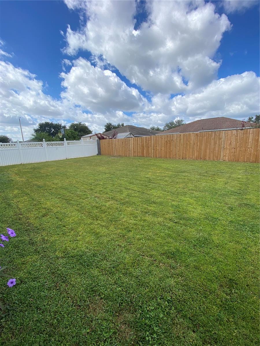 HEATHER LAKES UNIT XXI PH C - Residential Lease