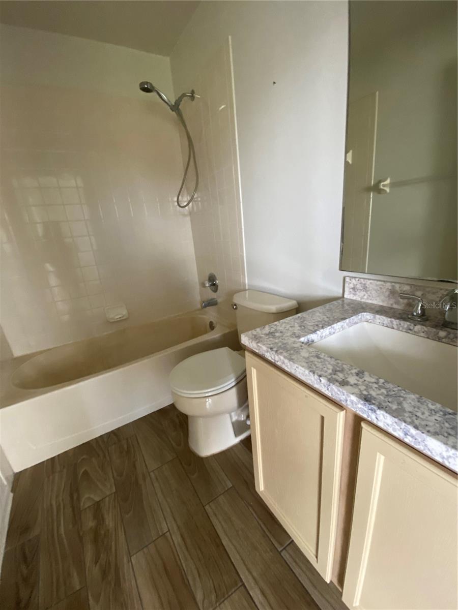 HEATHER LAKES UNIT XXI PH C - Residential Lease