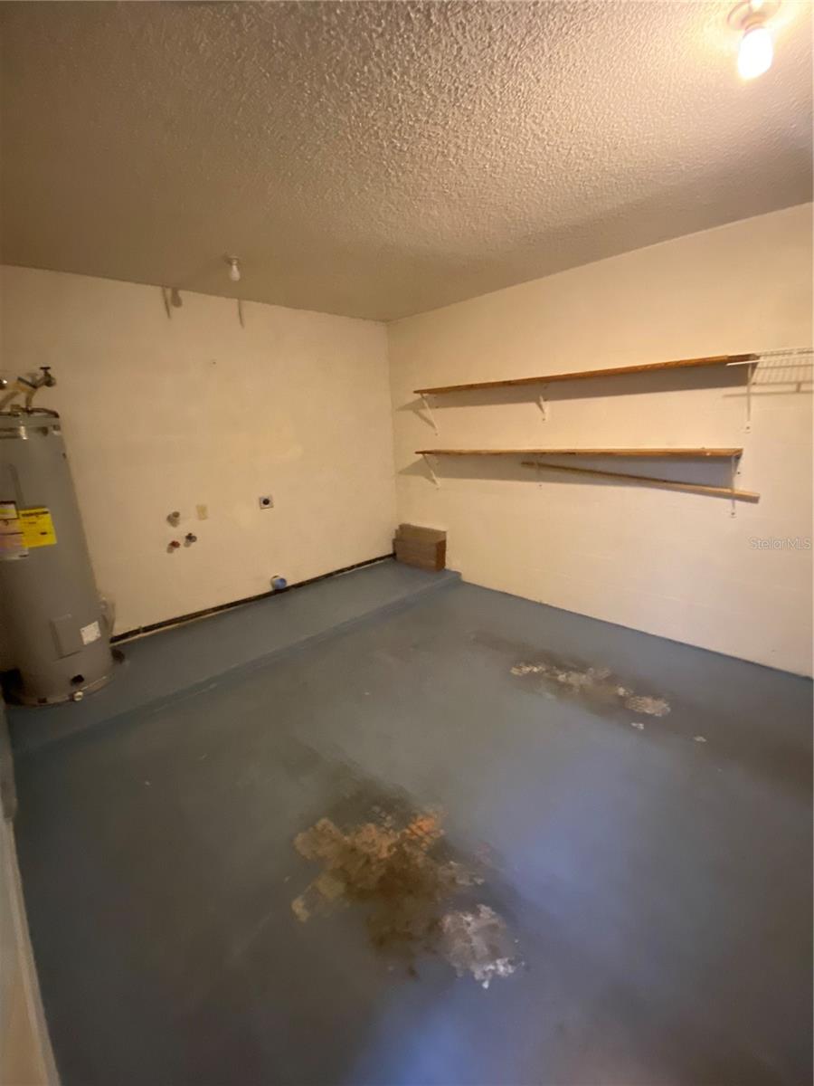 HEATHER LAKES UNIT XXI PH C - Residential Lease