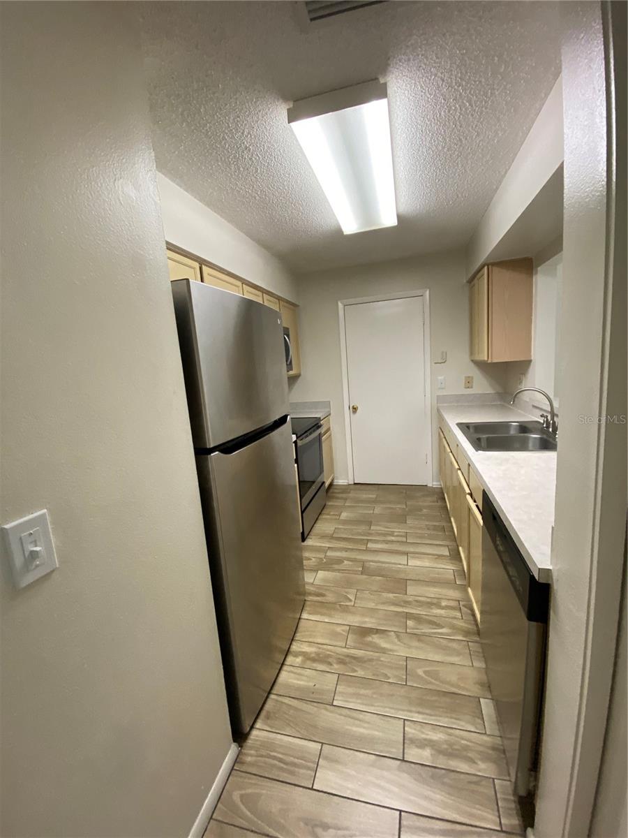 HEATHER LAKES UNIT XXI PH C - Residential Lease