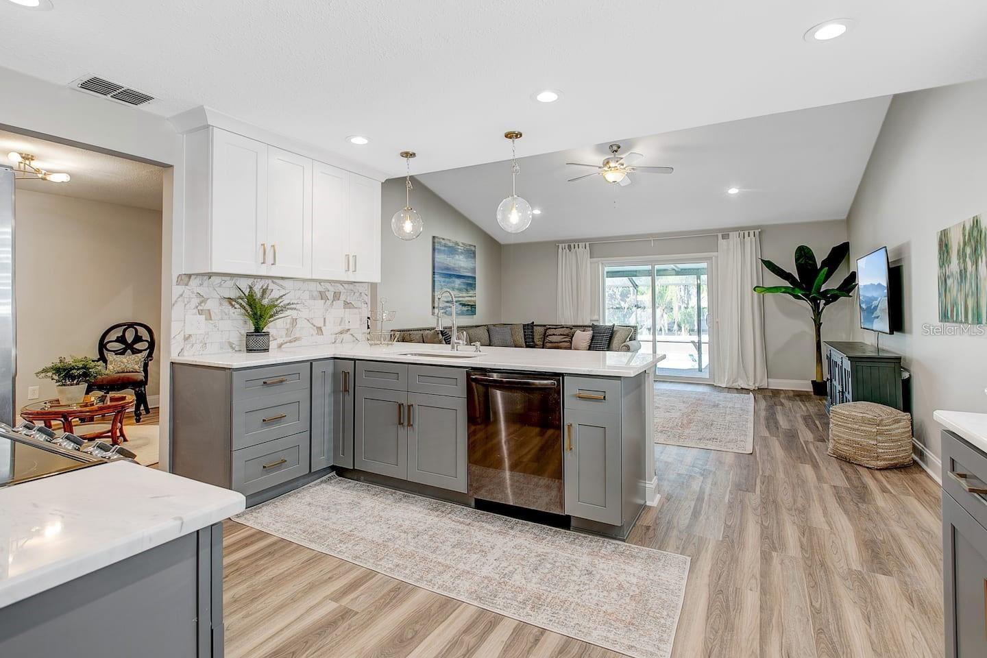 BLOOMINGDALE SEC J - Residential