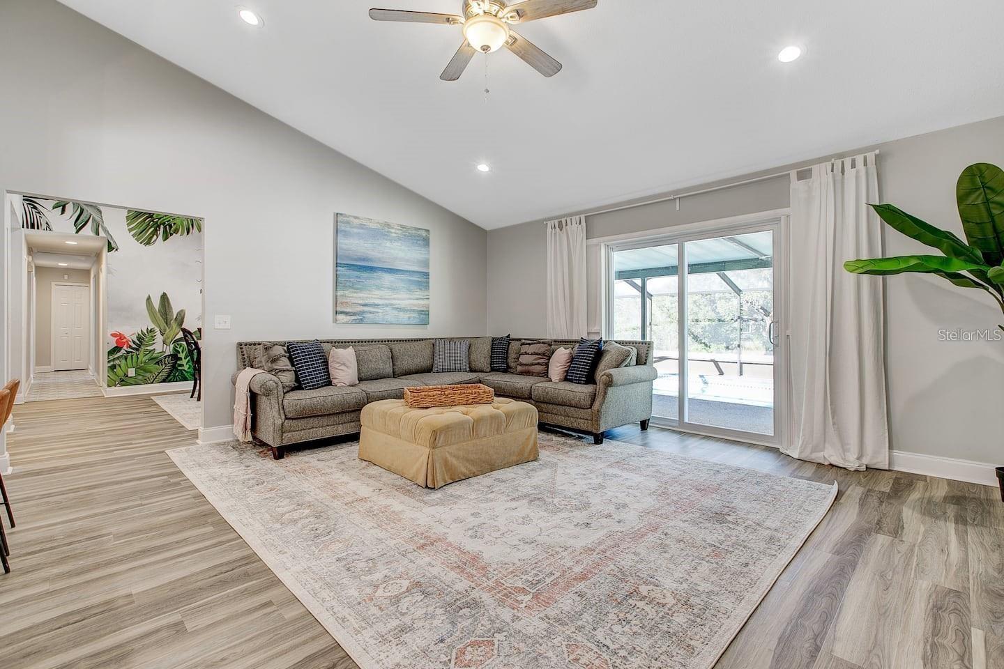 BLOOMINGDALE SEC J - Residential