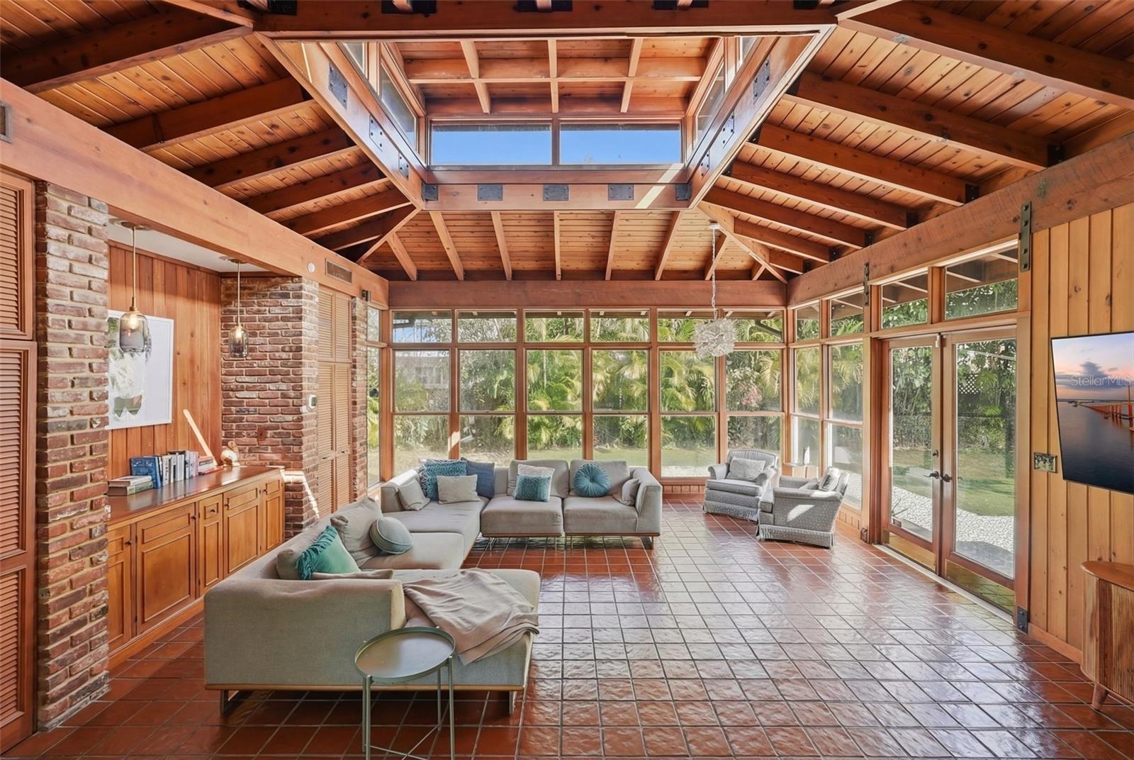 MONTICELLO PARK - Residential