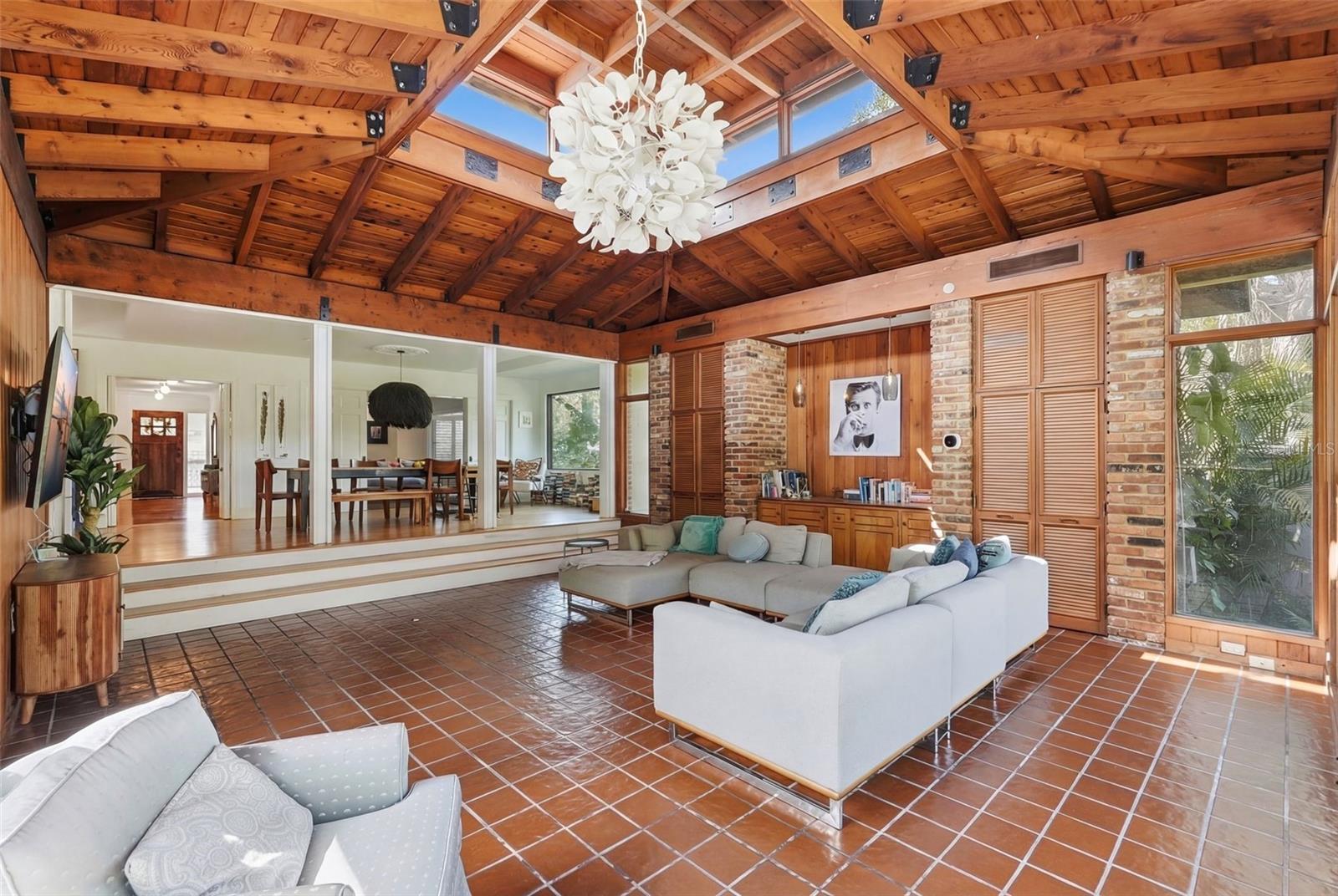 MONTICELLO PARK - Residential