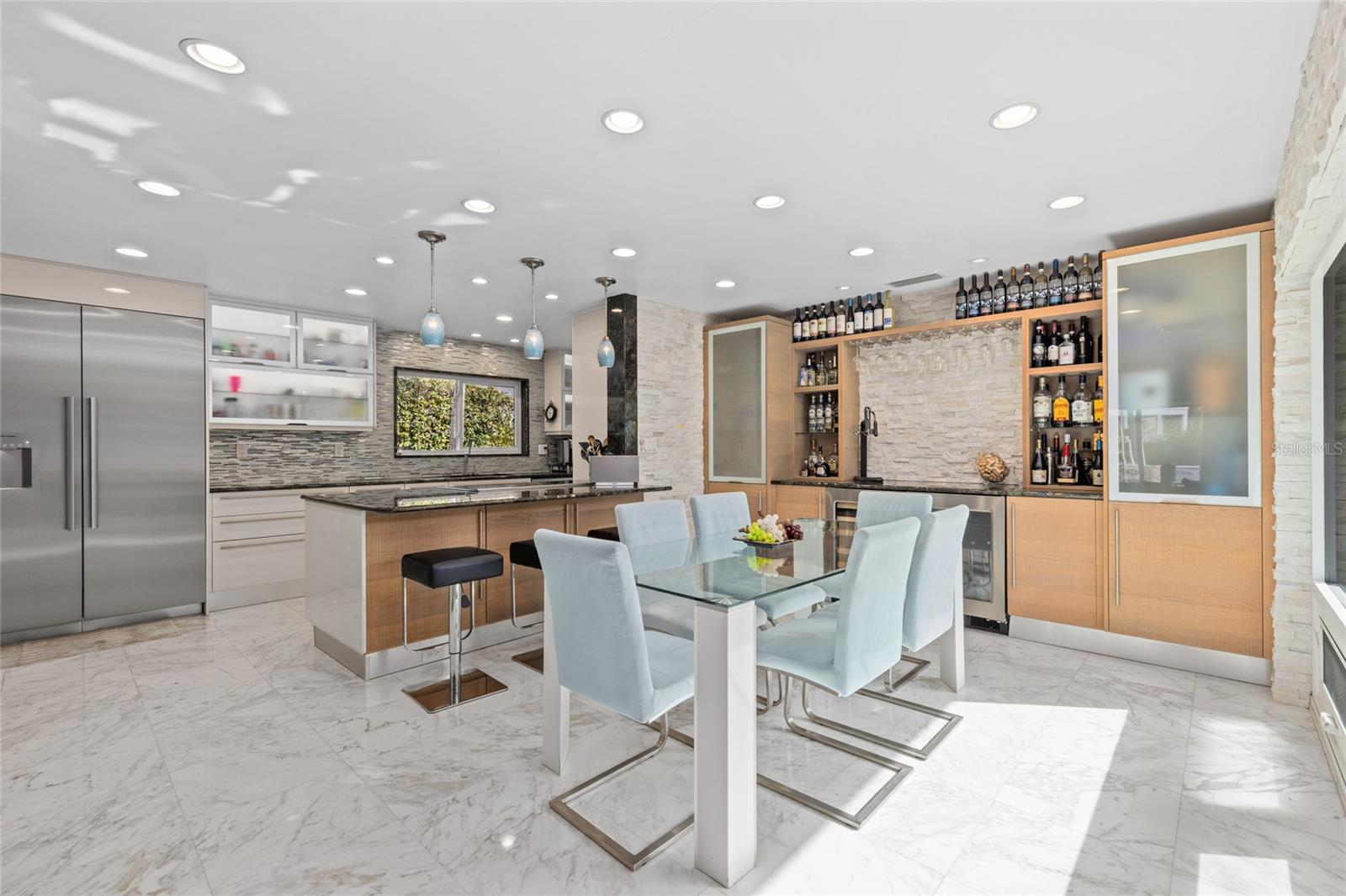 SOUTHPOINTE SHORES - Residential