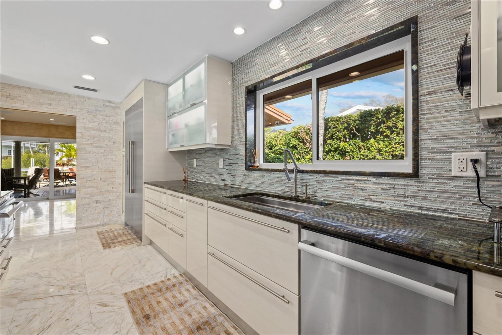 SOUTHPOINTE SHORES - Residential