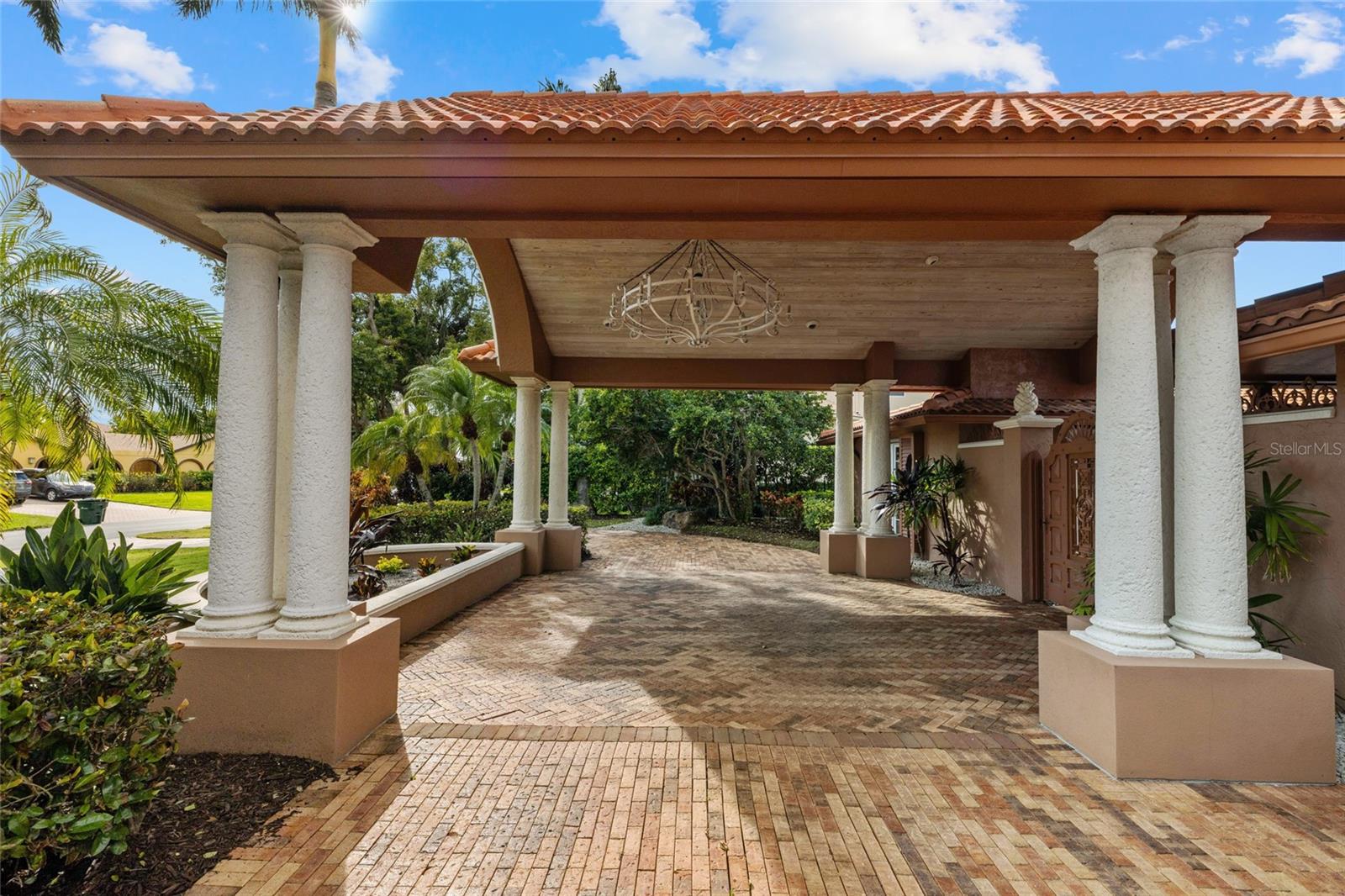 1749 SANDALWOOD DRIVE