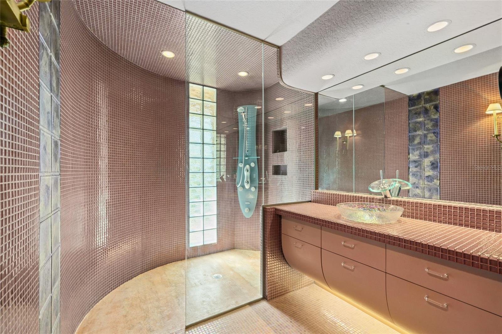 SOUTHPOINTE SHORES - Residential