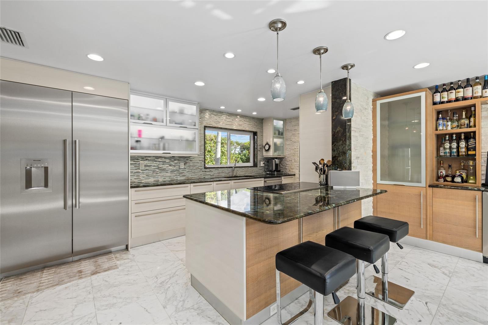 SOUTHPOINTE SHORES - Residential