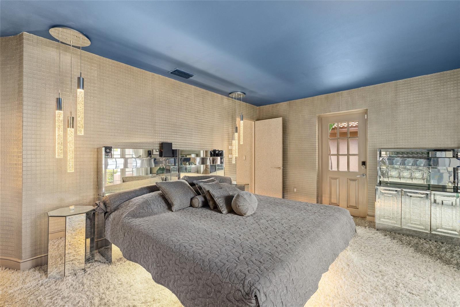 SOUTHPOINTE SHORES - Residential