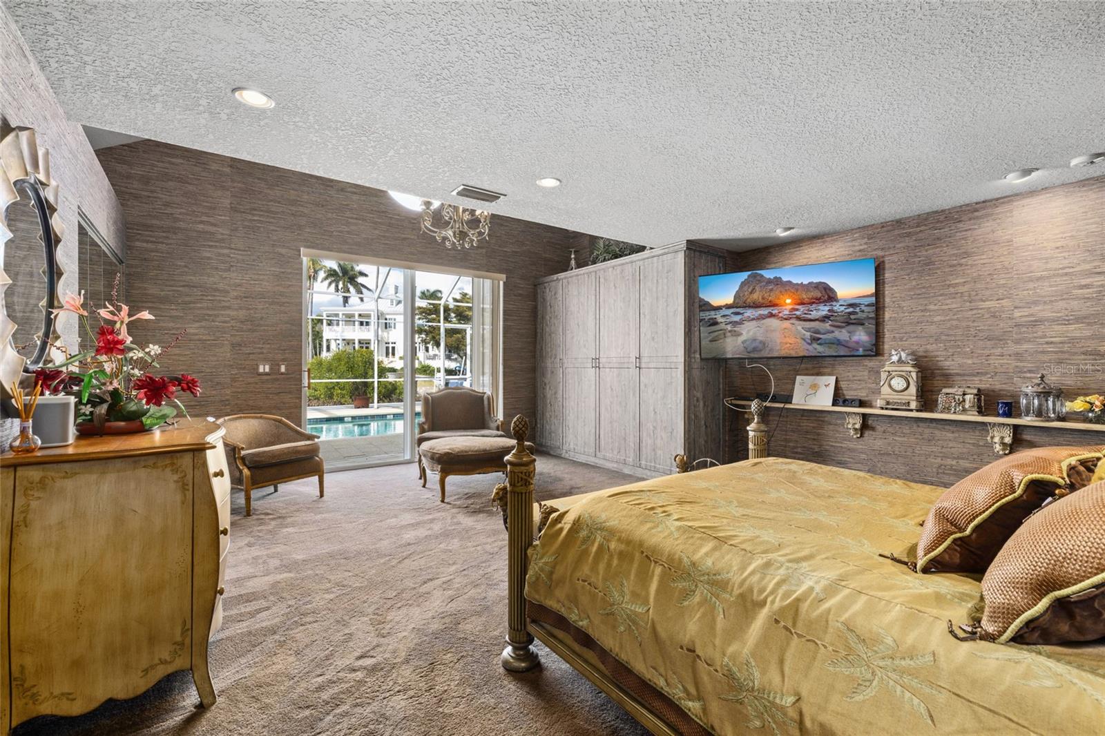 SOUTHPOINTE SHORES - Residential