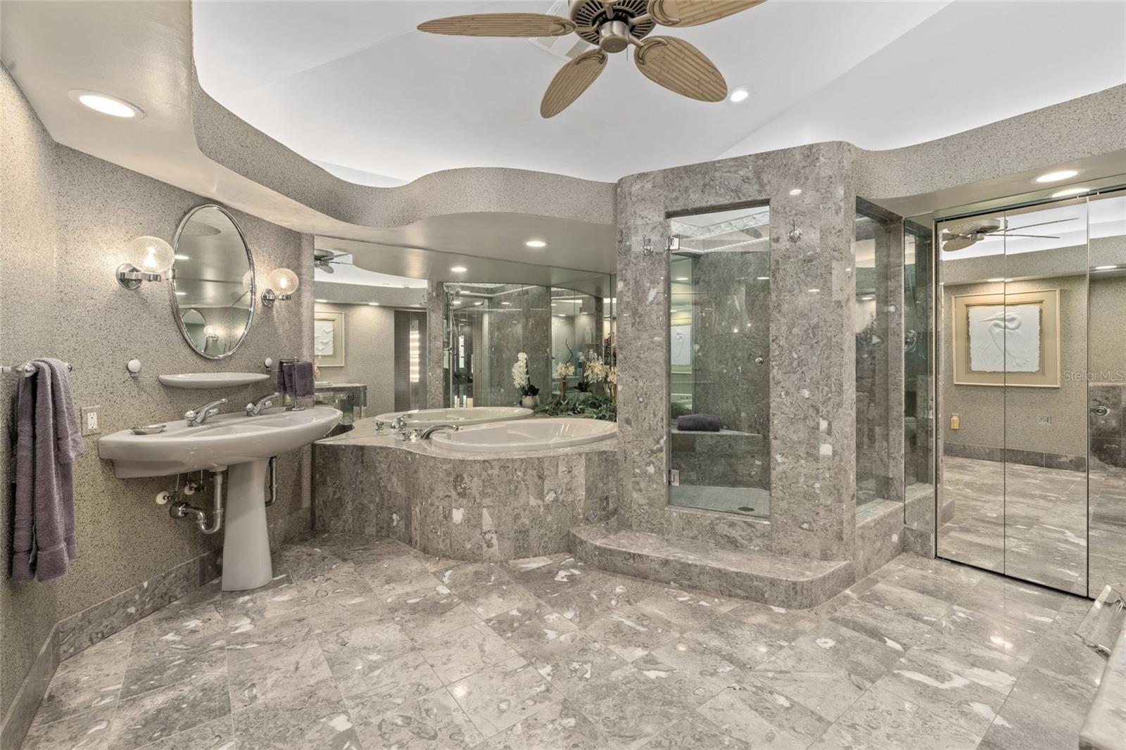 SOUTHPOINTE SHORES - Residential