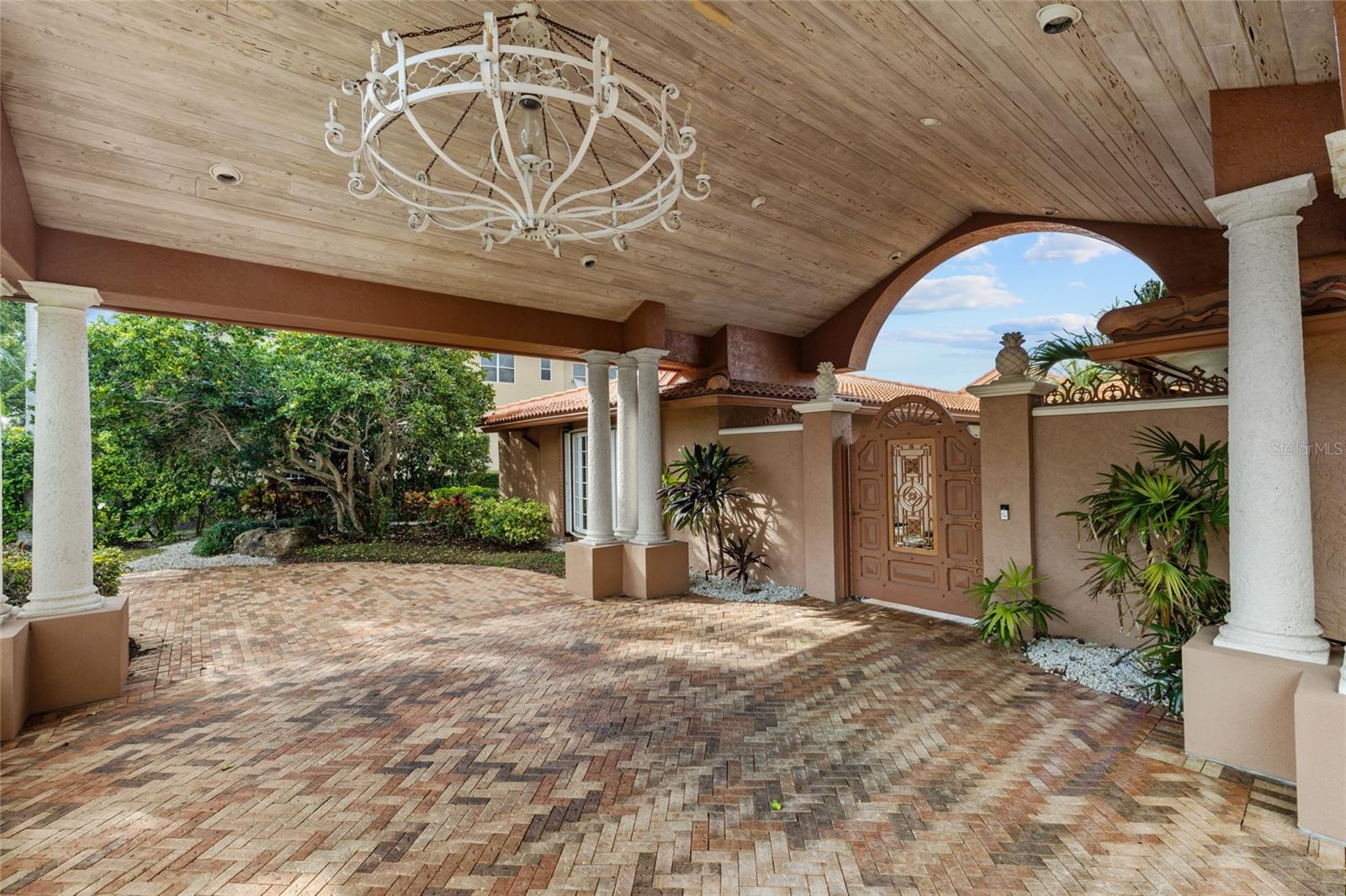 1749 SANDALWOOD DRIVE