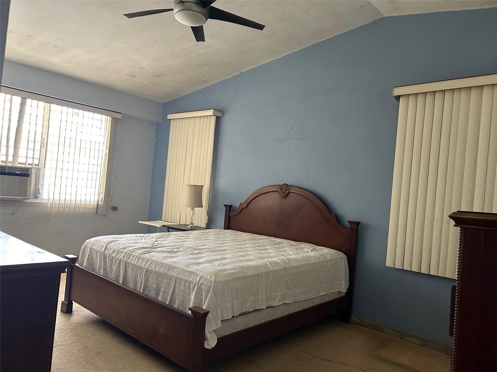 URB GARDEN HILLS NORTE - Residential