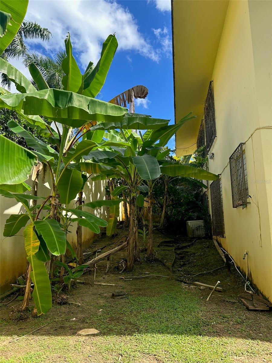 URB GARDEN HILLS NORTE - Residential