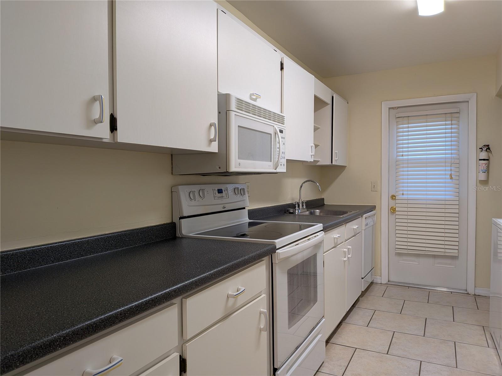 HIDDEN RIDGE CONDO - Residential Lease