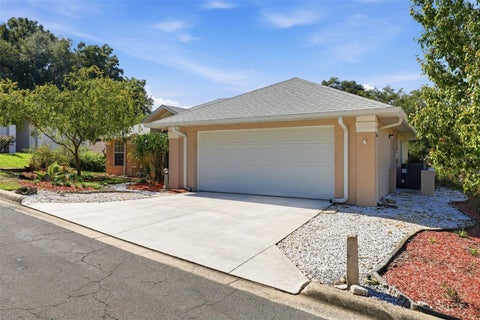 Tiny photo for 600 Huron Place, Mount Dora, FL 32757 (MLS # O6451778)