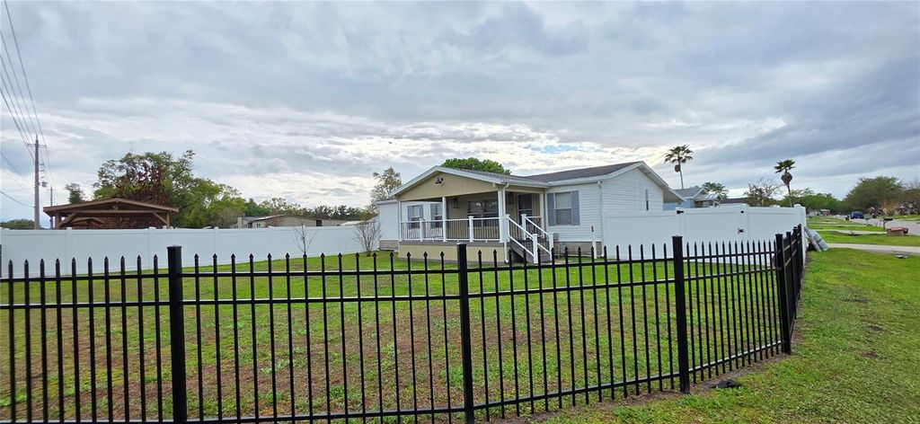 Photo of 3191 Keuka Loop, Lakeland, FL 33810 (MLS # L4960246)