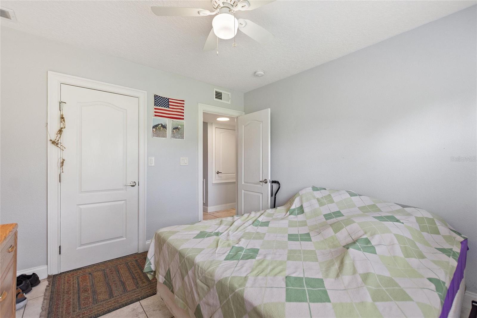 LAKE SUNSET SHORES - Residential Income