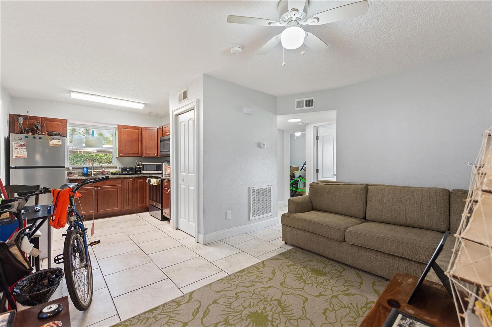 LAKE SUNSET SHORES - Residential Income