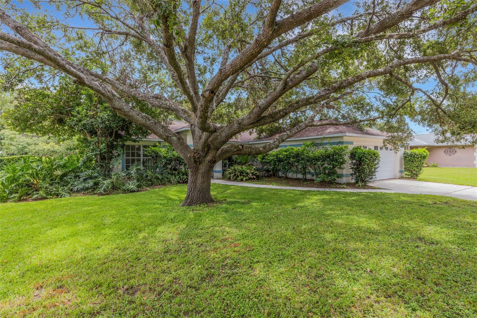 6434 LAURELWOOD DRIVE
