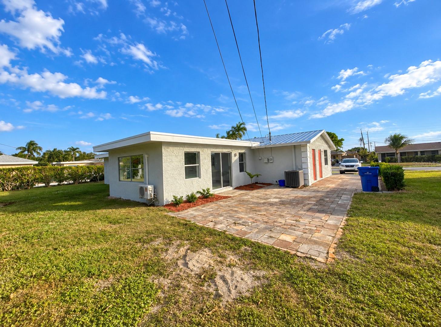 320 W 21ST STREET