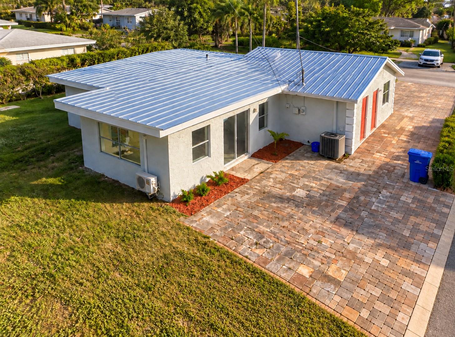 320 W 21ST STREET