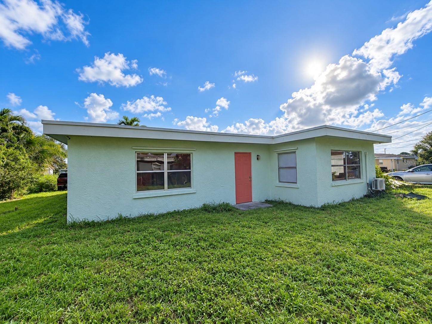 320 W 21ST STREET