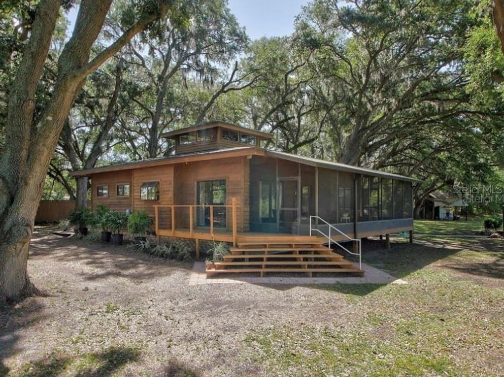 Photo of 13437 Mcintosh Road, Thonotosassa, FL 33592 (MLS # TB8367055)