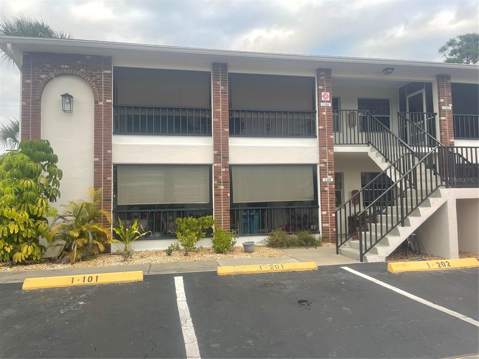 PALM MANOR - Residential